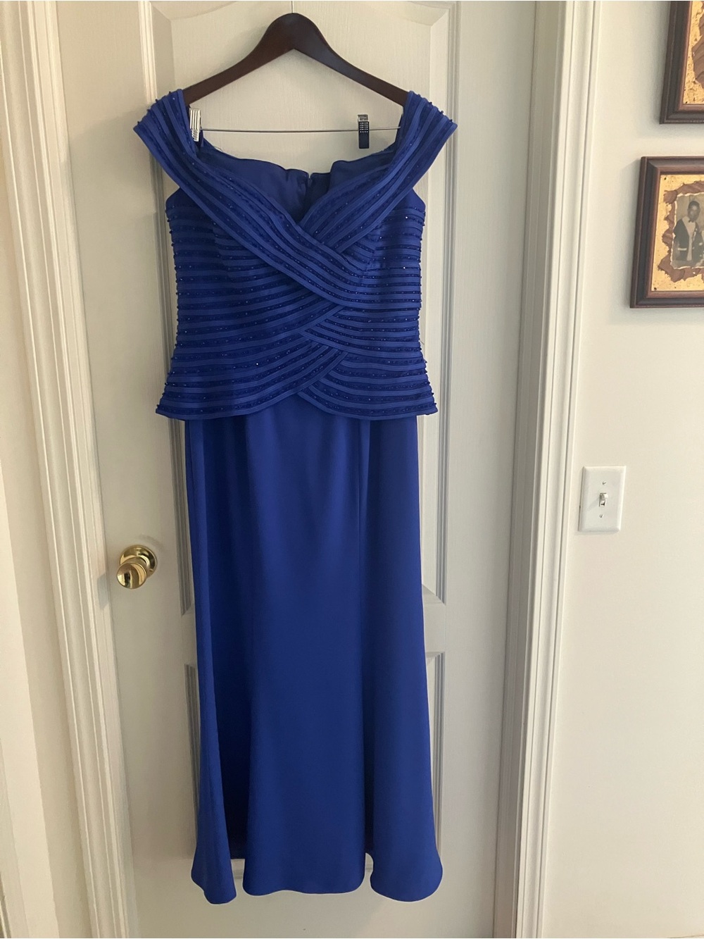 Elegant Off-Shoulder Royal Blue Evening Gown - Picture 2 of 3